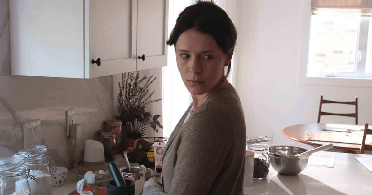 La comédienne Charlotte Aubin dans la deuxième saison de la série Bête noire.